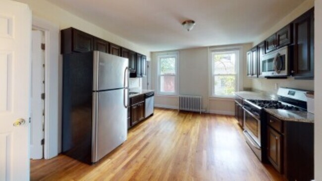 74 Saint Rose St, Unit 2 in Boston, MA - Foto de edificio - Building Photo