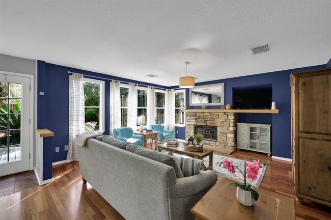 property at 59 E Autumn Branch Cir