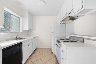 1011 N Palm Ave in West Hollywood, CA - Foto de edificio - Building Photo