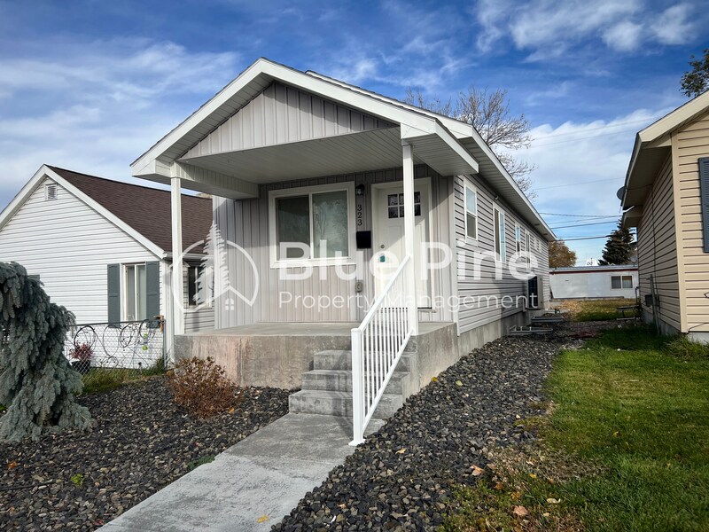 323 Gladstone St in Idaho Falls, ID - Foto de edificio