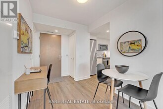 30 Tretti Wy in Toronto, ON - Building Photo - Building Photo