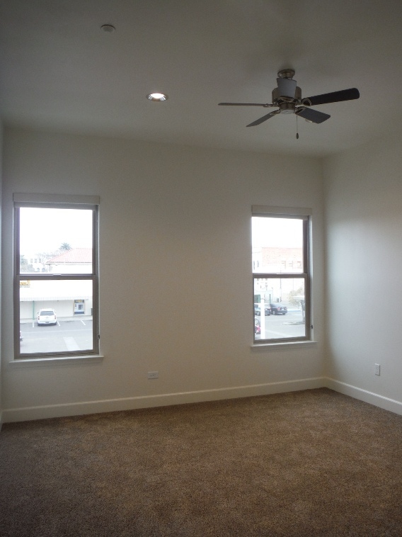 223 N Irwin St in Hanford, CA - Building Photo - Building Photo