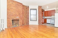 152 W 73rd St in New York, NY - Building Photo - Building Photo