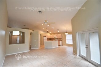 8944 Southbay Dr in Tampa, FL - Building Photo - Building Photo