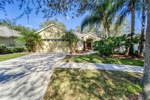 10124 Cannon Dr in Riverview, FL - Building Photo