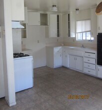 119-119 W Locust Ave in Lompoc, CA - Building Photo - Building Photo