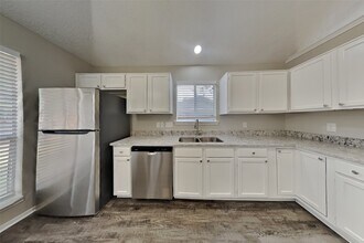 2906 Lotus Ln in Pearland, TX - Building Photo - Building Photo