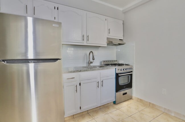 property at 4901 Murphy Pl