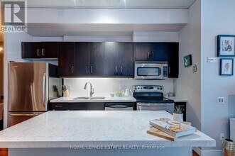 38-638 Niagara St in Toronto, ON - Building Photo - Building Photo
