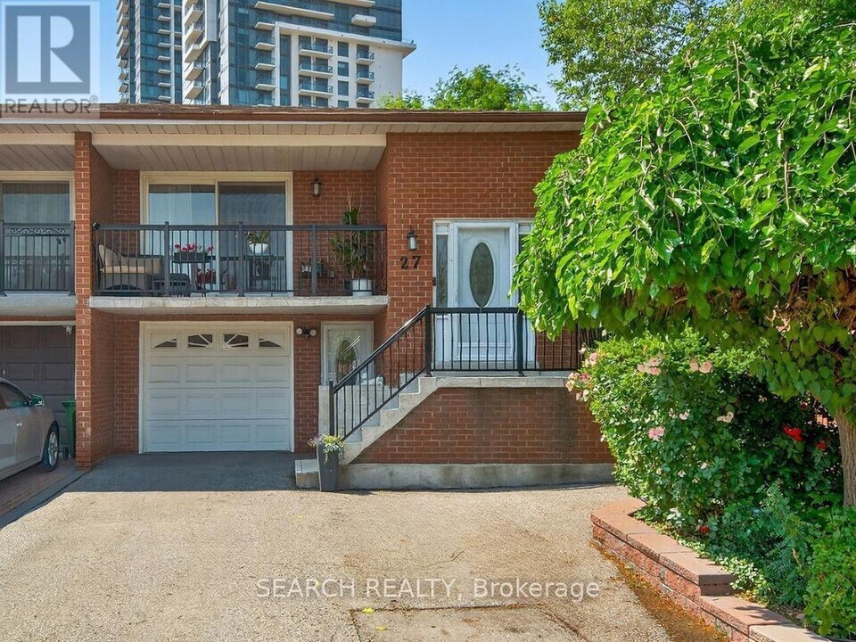 27 Hickorynut Dr in Toronto, ON - Building Photo