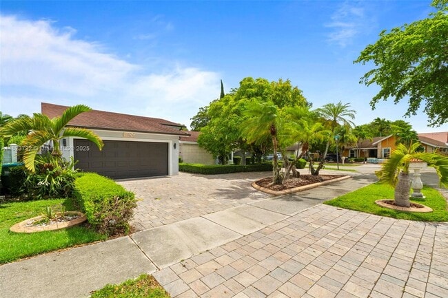 13425 SW 91st Terrace in Miami, FL - Building Photo - Building Photo