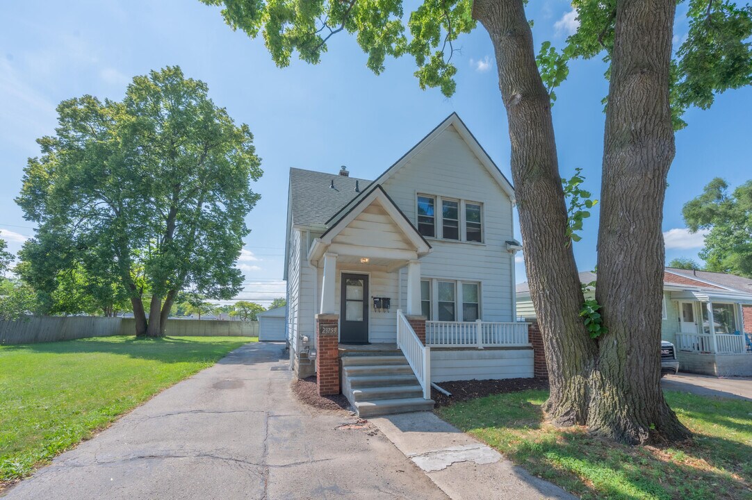 23759 Carlisle Ave in Hazel Park, MI - Building Photo