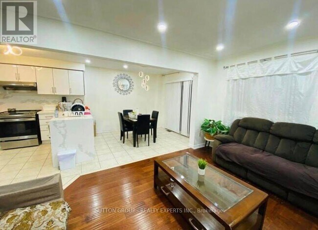 31 Farthingale Crescent in Brampton, ON - Building Photo - Building Photo