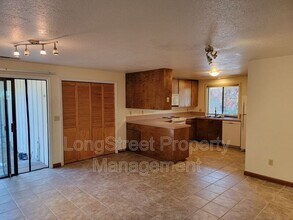 3947 NW Tamarack Dr in Corvallis, OR - Building Photo - Building Photo