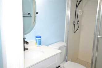 3232 Lake Pine Way E in Tarpon Springs, FL - Building Photo - Building Photo