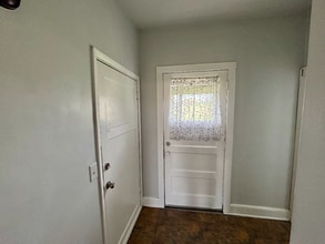 6403 W Fairview Ave in Milwaukee, WI - Building Photo - Building Photo