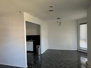15-55 200th St in Queens, NY - Foto de edificio - Building Photo