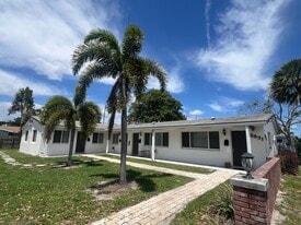 5831 NE 18th Ave in Fort Lauderdale, FL - Building Photo