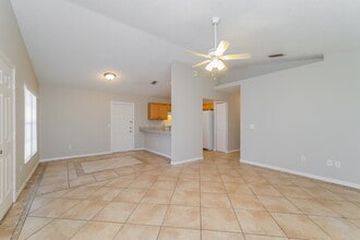 143 Diamond Ridge Blvd in Auburndale, FL - Foto de edificio - Building Photo