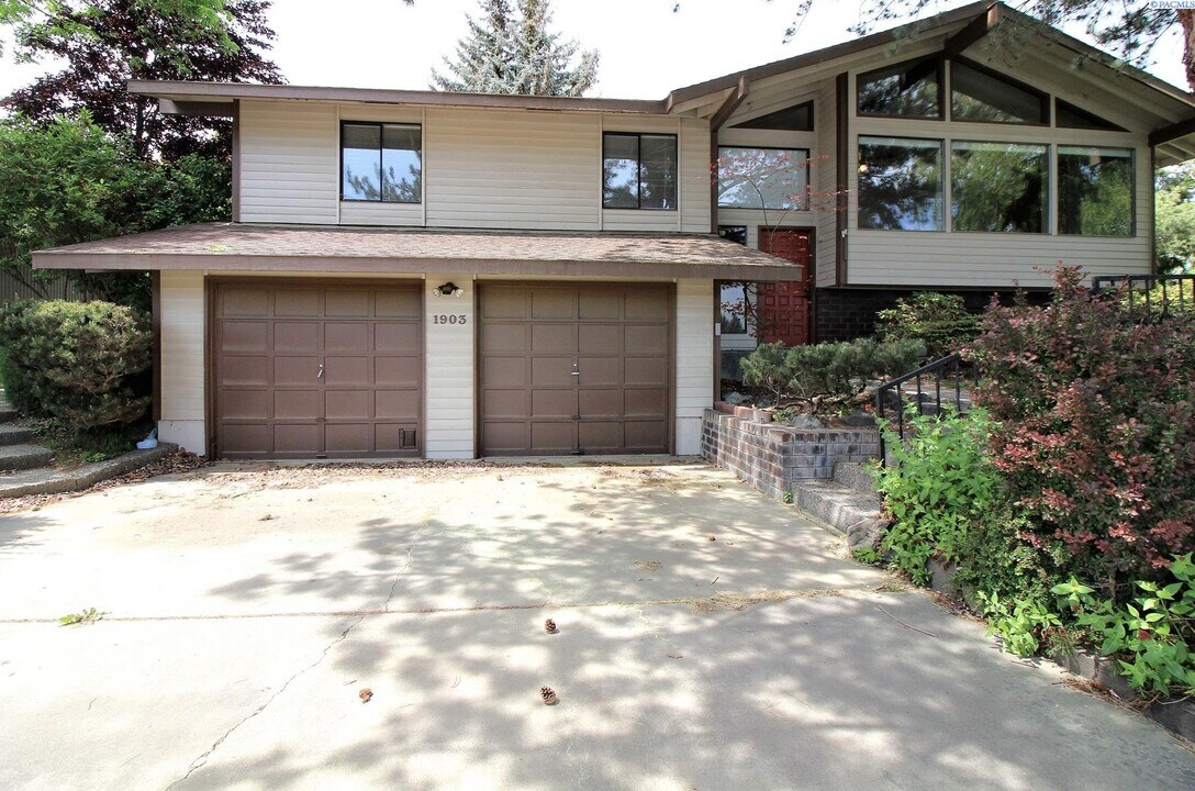 1903 Peachtree Ln in Richland, WA - Building Photo
