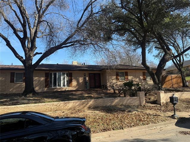 4251 Stardust Ln in Fort Worth, TX - Building Photo