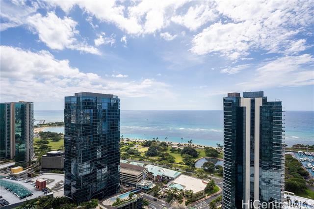 1001 Queen St in Honolulu, HI - Building Photo