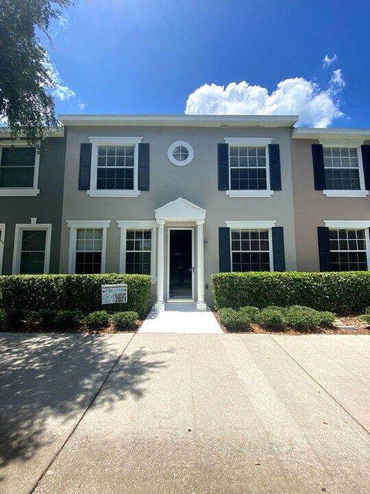 13039 Center Square Dr in Orlando, FL - Building Photo