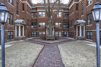East Town in Milwaukee, WI - Foto de edificio - Building Photo