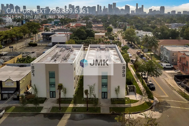 821 SW 18th Ave in Miami, FL - Foto de edificio - Building Photo