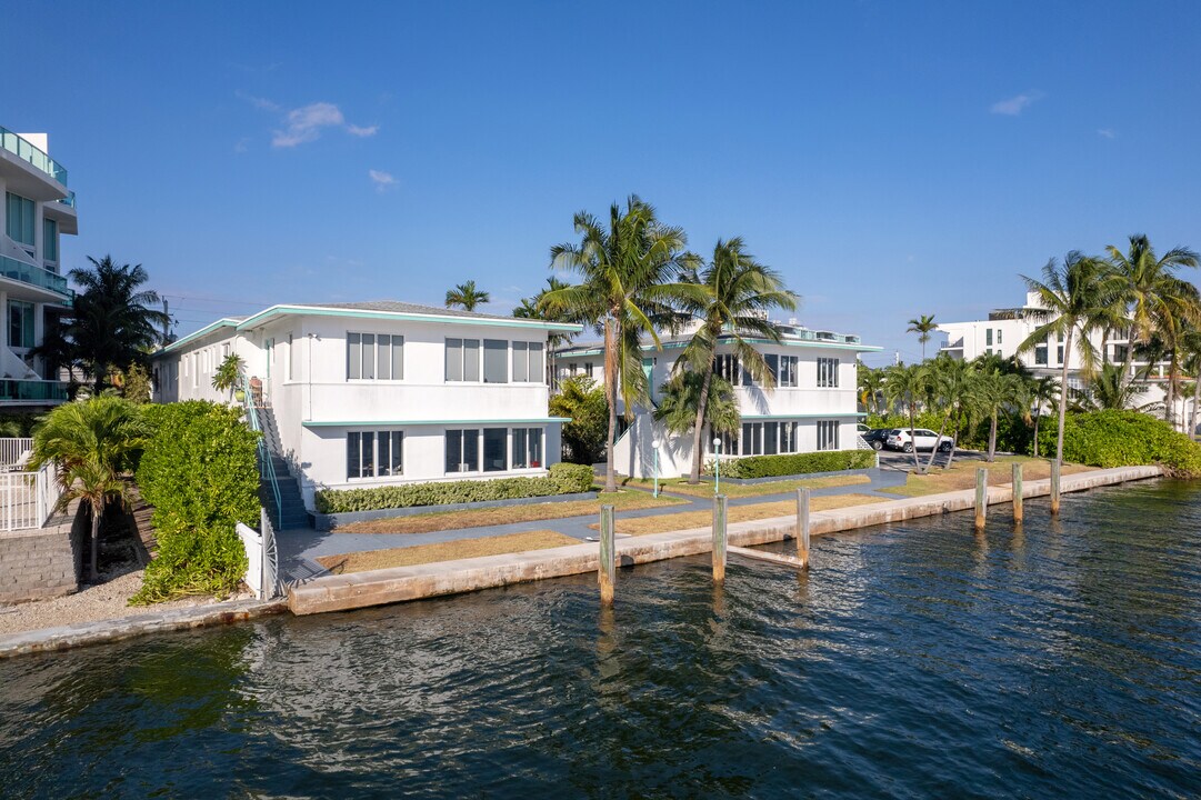 1990 Bay Dr in Miami Beach, FL - Foto de edificio