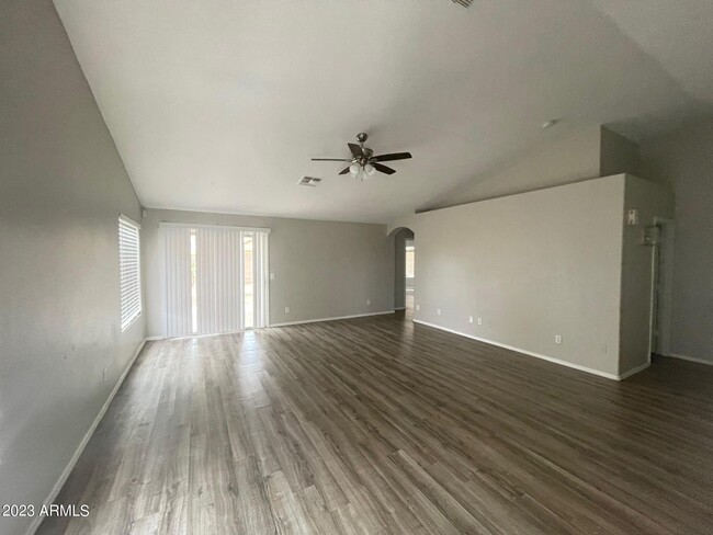 7333 W Elwood St in Phoenix, AZ - Building Photo - Building Photo