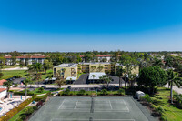 1057 Forest Lakes Dr in Naples, FL - Foto de edificio - Building Photo