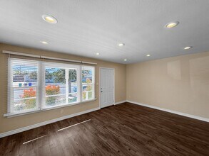 5082 Waring Rd in San Diego, CA - Building Photo - Building Photo