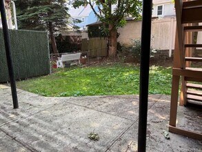 92-08-92242 242nd St in Queens, NY - Building Photo - Building Photo