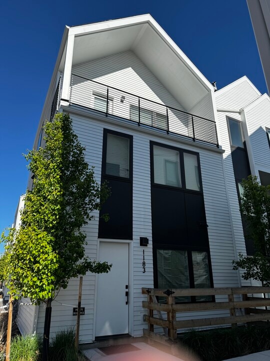 1183 S Reed Way in Lakewood, CO - Building Photo
