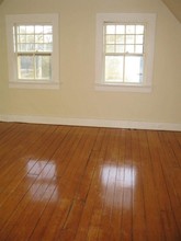 11 Malbone Rd in Newport, RI - Foto de edificio - Building Photo