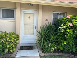 2772 Woodgate Ln, Unit 26 in Sarasota, FL - Building Photo - Building Photo