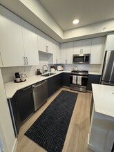 2405 NE 194th St, Unit A3 in Miami, FL - Foto de edificio - Building Photo