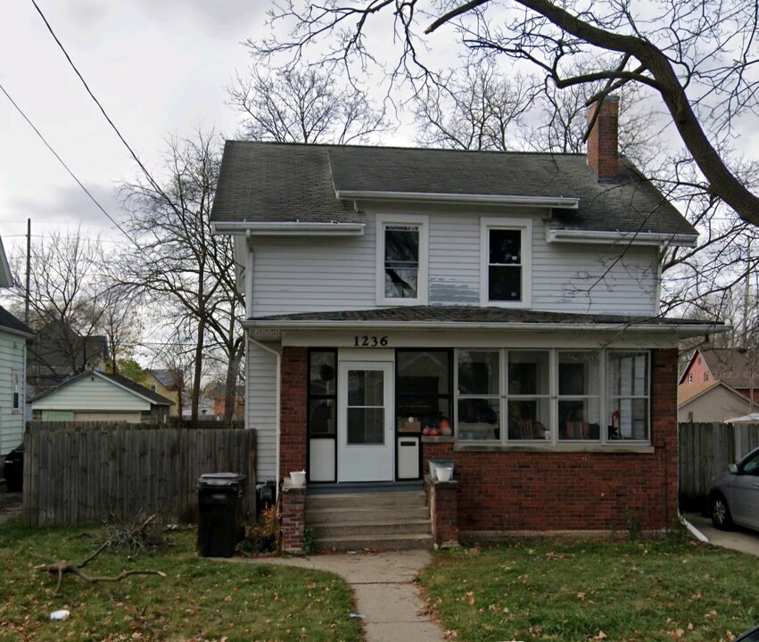 1236 Dewey Ave in Beloit, WI - Building Photo