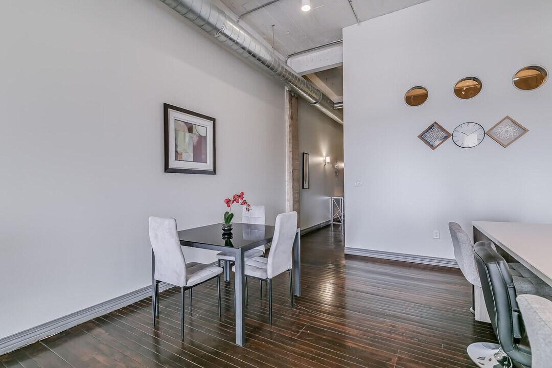 500 S Ervay St in Dallas, TX - Building Photo