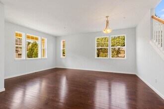 17448 NE 98th Way in Redmond, WA - Building Photo - Building Photo