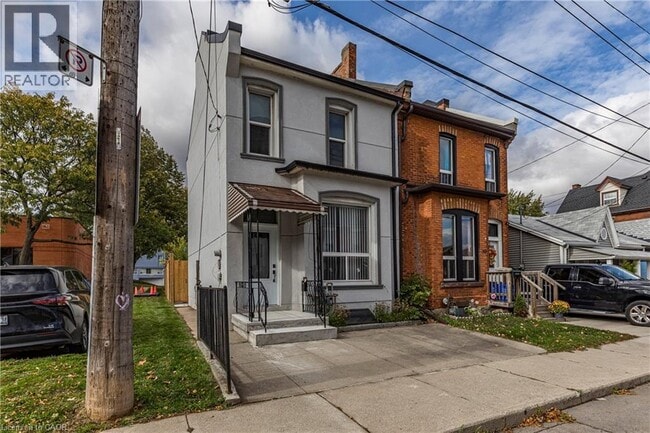 141 Ray St N in Hamilton, ON - Building Photo - Building Photo