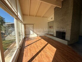 3677 Willowick Dr in Ventura, CA - Building Photo