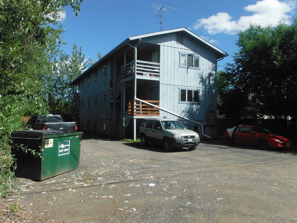 1410 23rd Ave in Fairbanks, AK - Building Photo