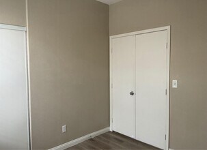 5952 Hickory Nut Ave in Las Vegas, NV - Foto de edificio - Building Photo