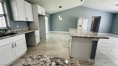 1108 SE 13th Ct in Cape Coral, FL - Building Photo - Building Photo