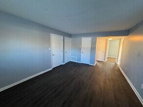 9126 E 10th St in Indianapolis, IN - Building Photo - Building Photo