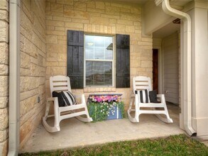 219 Valley Oaks Loop in Georgetown, TX - Building Photo - Building Photo