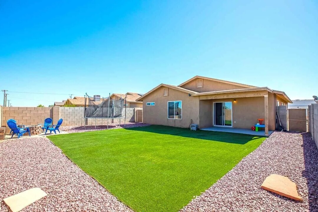 3648 S Desert Oasis Dr in Yuma, AZ - Building Photo