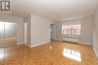 1291 Bayview Ave in Toronto, ON - Building Photo - Building Photo